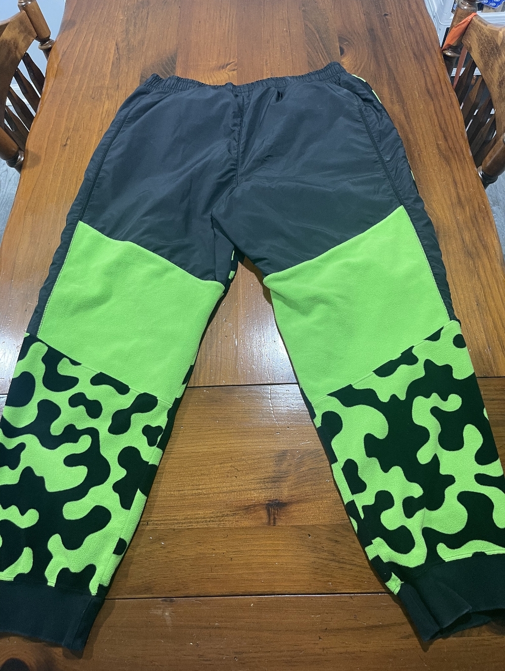 Nike X NYC Parks Mens Green Black Camo Color Block Fleece Jogger Pants Size XXL‎ - Picture 2 of 5